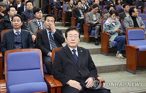 이재명 "尹체포, 안타까운 일…이제 헌정질서 회복·민생 집중"