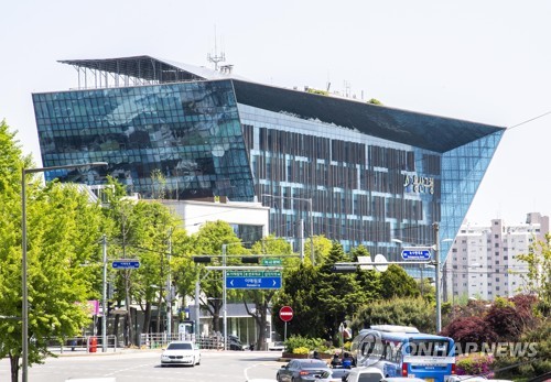 용산구, 저소득 어르신 건강음료 제공사업 지속