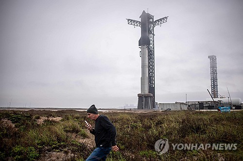 스페이스X 우주선 폭발로 당국 조사…스타십 비행 중지돼