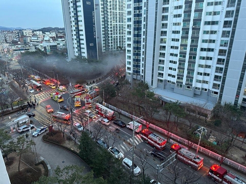 대구 아파트 지하주차장 SUV차량서 불…대피소동(종합)