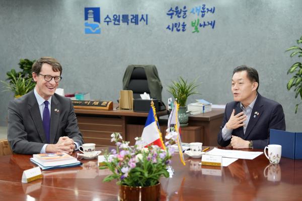 이재준 수원시장,필립 베르투 주한 프랑스 대사 만나“한·불 수교140주년 기념 사업 적극 협력하겠다”