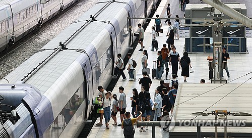 설연휴 서울지하철·버스 연장…버스 막차 새벽 2시 서울역 통과