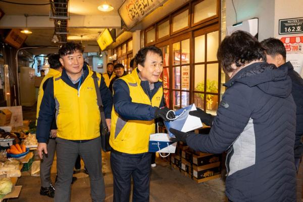 전기안전공사, 설 앞두고 전통시장서 전기안전 캠페인