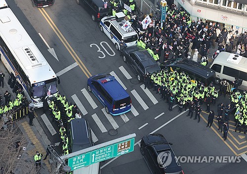 尹 대통령 서울구치소 출발…탄핵심판 두 번째 출석