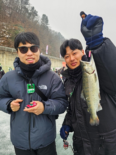 [여행소식] 낚시하는 시민연합, 시각 장애인과 함께 산천어낚시