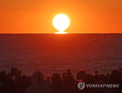 한반도 일출 명소 간절곶서 드론 1천500대 볼거리 선사