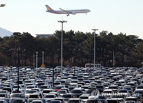 "작년 명절 인천공항 유실물 1천개…1위 가방·2위 전자기기"