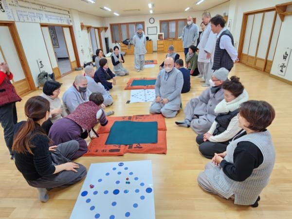 전남 해남 대흥사의 윷놀이. 한국불교문화사업단 제공.