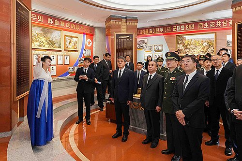 中 "정세 어떻든 북중관계 발전"·北 "관계강화가 일관된 입장"