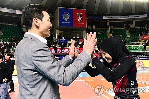 여자배구 정관장, 1위 흥국생명과 2번 연속 맞대결…15연승 도전