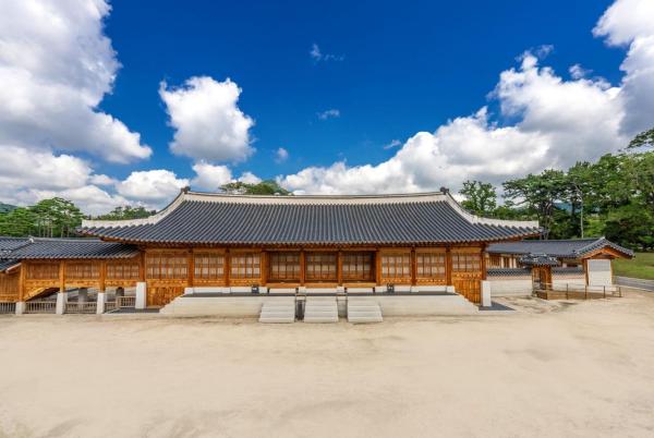 일제가 철거한 경복궁 건물, 고종 때 모습 되찾을까…연내 단청 복원공사