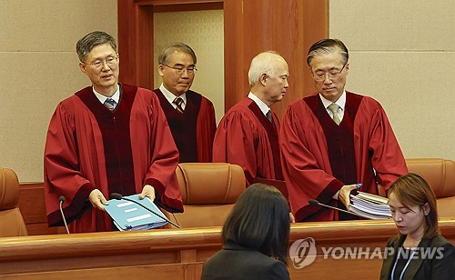 與 "헌재 편향성 한계 넘어…문형배·이미선, 사건 회피해야"(종합)