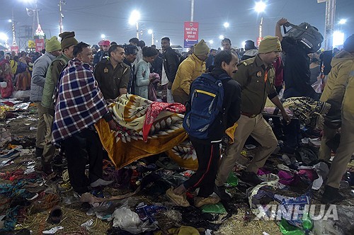 인도 힌두 축제서 또 압사사고…"약 40명 사망"(종합)