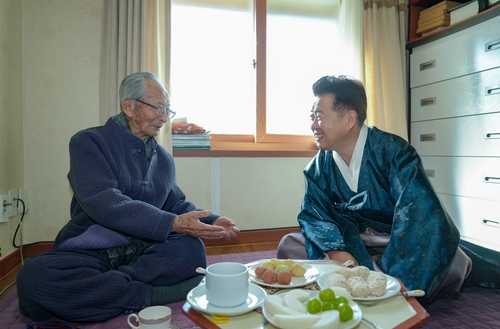 제주지사·교육감, 제주 유일 생존 애국지사 강태선옹 위문