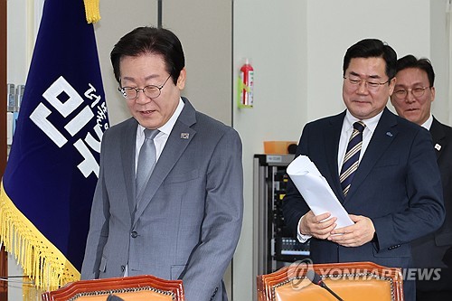 민주 "與, 헌법재판관들에 '편파' 꼬리표 붙여…탄핵 불복 밑밥"