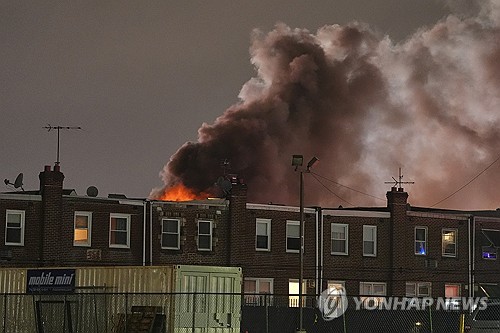 美서 이번엔 소형항공기 번화가 추락…복수의 사상자 발생(종합)