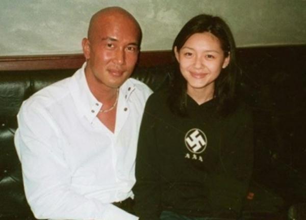 Koo Jun-yup Seo Hee-won. Online Community