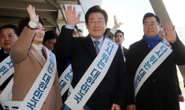 '선호도 1위' 이재명, '절대 찍고 싶지 않은 사람'서도 1위