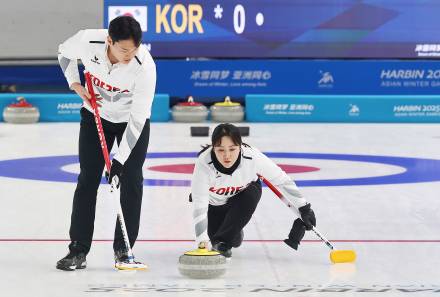 한국 선수단 첫 승 나왔다→주인공은 컬링 믹스더블 김경애-성지훈 [하얼빈 AG]