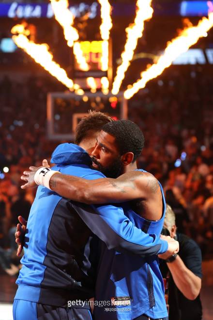 'NBA 파이널 듀오 해체' 어빙 "이건 무자비한 사업, 돈치치 없다는 걸 인정하고 적응해야"