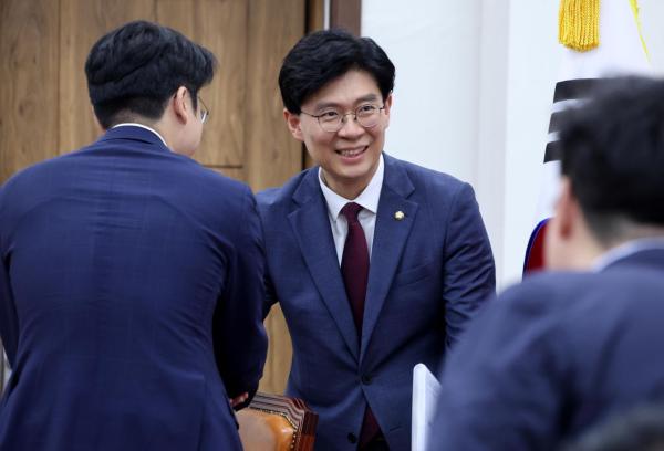 조정훈 "조기 대선 움직임 없다…한동훈 등판하면 마이너스 정치"