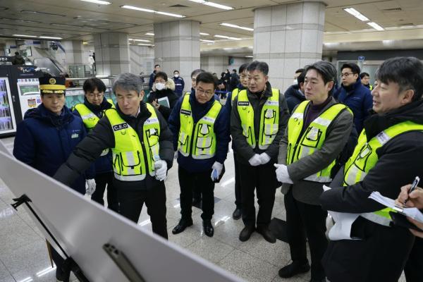 백호 서울교통공사 사장 7호선 가산디지털단지역 혼잡 현장 안전점검