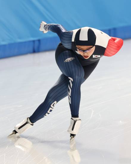 ‘0.004초 차 금메달’ 이나현, 스피드스케이팅 여자 100m 우승…김민선 은메달 [하얼빈 AG]