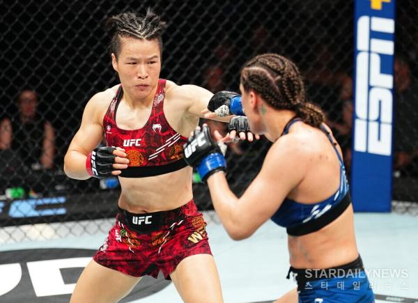 [UFC] 장웨일리, 배당 열세 뒤엎고 수아레스에게 판정승…P4P 1위 셰브첸코 노린다