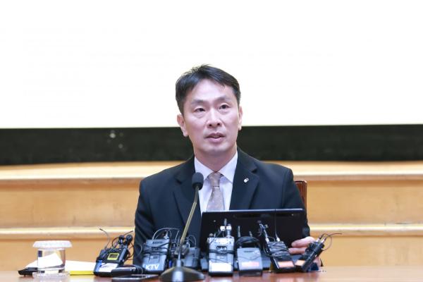 이복현 "DSR규제 원칙대로 진행, 부동산 시장 우려 여전"