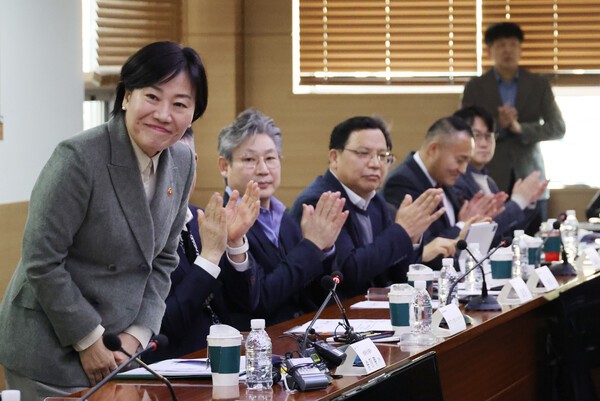 식품 가격 뛰자 직접 나선 농식품부...송미령 장관 “가격 인상 최소화해달라”