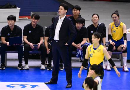 사라진 디펜딩 챔프 위용...흔들리는 현대건설, 2위 수성도 위태롭다 [IS 수원]