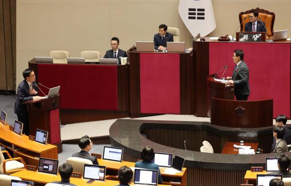 박지원, 崔 대행에 "짱구노릇"…여야 설전에 우 의장마저 "부끄럽다"