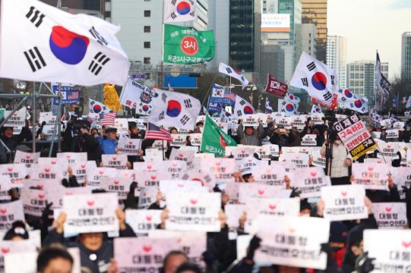 “대통령, 청년 꿈 열정 지지한다고 해”…尹측 막판 여론전