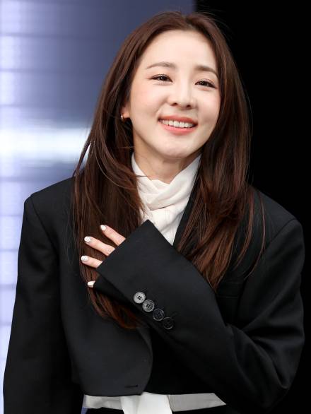 [왓IS] “19살 때 나이 속이고 14살과 데이트”…산다라박, 발언 뒤늦게 논란