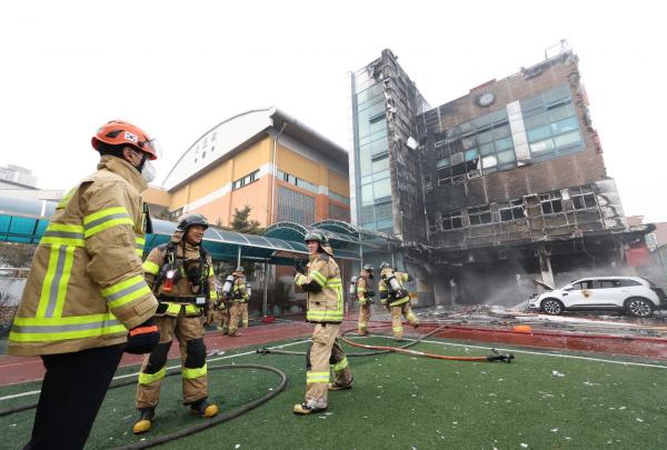 서울 무학여고 화재 완진…경찰, 17일 합동감식(종합)