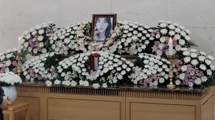 故 김새론, 유족 눈물 뒤로 하고 발인 영면… 25살 어린 나이에 진 별 [종합]