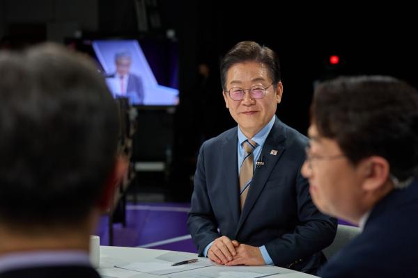 이재명 "민주당은 중도보수…진보 진영 새롭게 구축돼야"