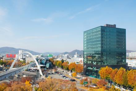 벤츠, 서울·대구에 대형 서비스센터 오픈…"하루 100대 정비"