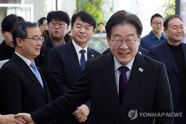 이재명, '친기업 행보' 페달…조기 대선 기정사실화