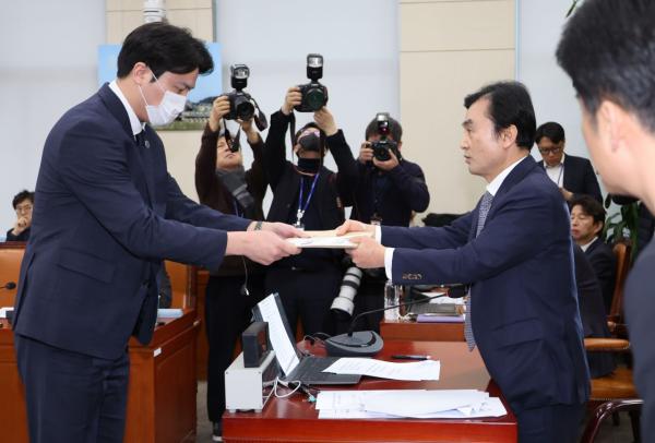 국조특위, 윤석열·김용현 등에 동행명령장…與 "망신주기"