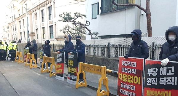 실적 부진에도 "사상 최대 성과급 달라" 현대제철 노조…주택가 시위 두달째