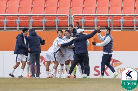 ‘이건희 1골 1도움’ 제주, 김천에 뼈아픈 역전패