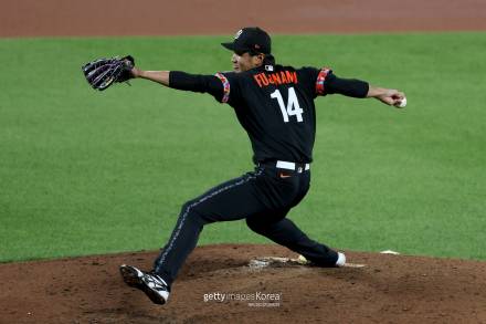 시범경기 첫 등판 158.4㎞/h…'잊힌 오타니 라이벌' 마이너 계약, MLB 복귀 노크