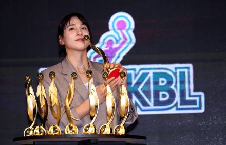 ‘만장일치 MVP’ 김단비 “압박감은 챔프전까지, 새 목표 생기는 중” [IS 용산]