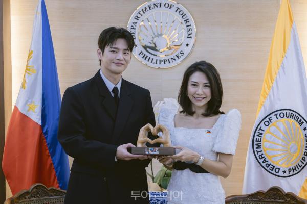 서인국, 필리핀 관광 홍보대사 됐다!...프라스코 장관 "한-필 문화관광 교류 강화 중요 역할 기대"