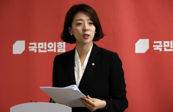 “초등생 살해 교사, 연금 月 100만원 따박따박” 배현진 “몹시 부당”