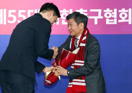 ‘축구 대통령’ 또 정몽규…축구인 몰표→4선 성공 “공약 철저히 지키겠다” [IS 현장]