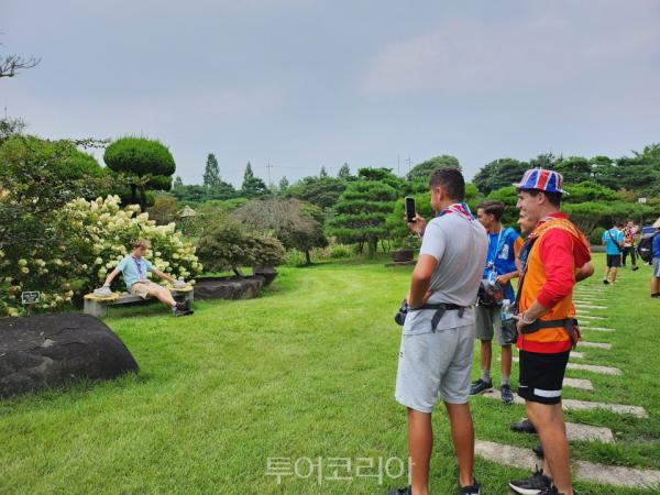 고스락 방문한 외국관광객 모습/사진-익산시