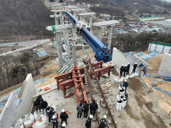 안성 교량 붕괴 원인 밝힌다…정부, 사고조사위 조사 착수