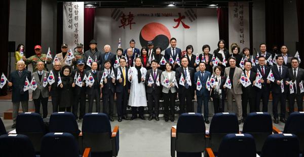 김동근 시장 "선열들 희생·헌신정신 본받아 성장 기회로 삼겠다"